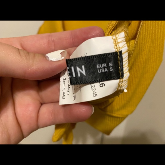 Crop tops - Picture 2 of 2